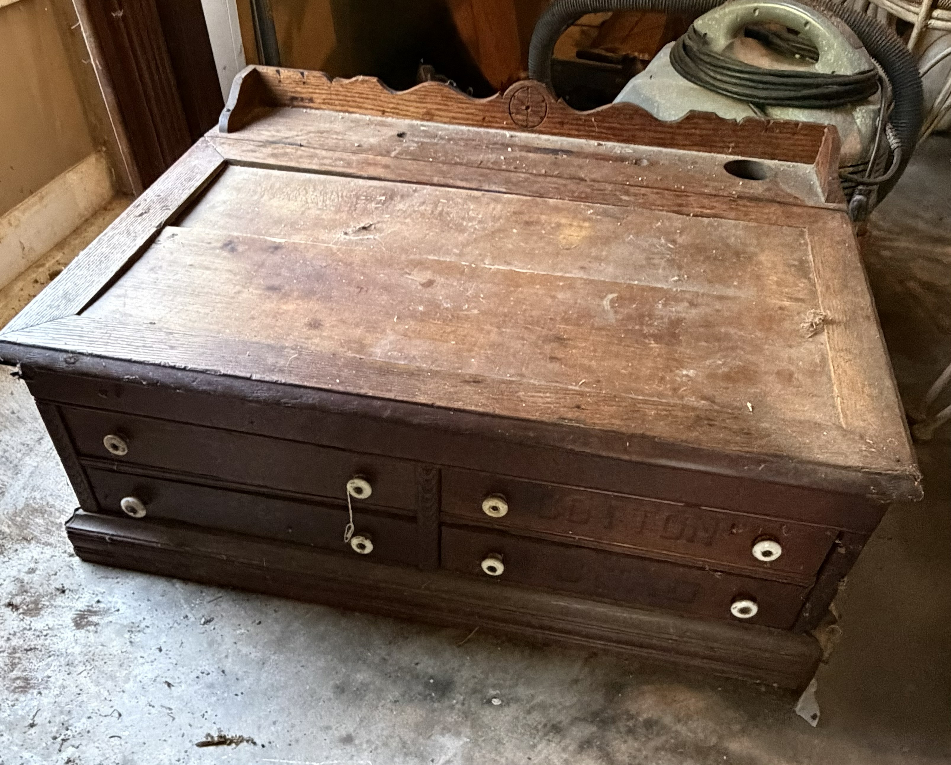 Moving Auction Image