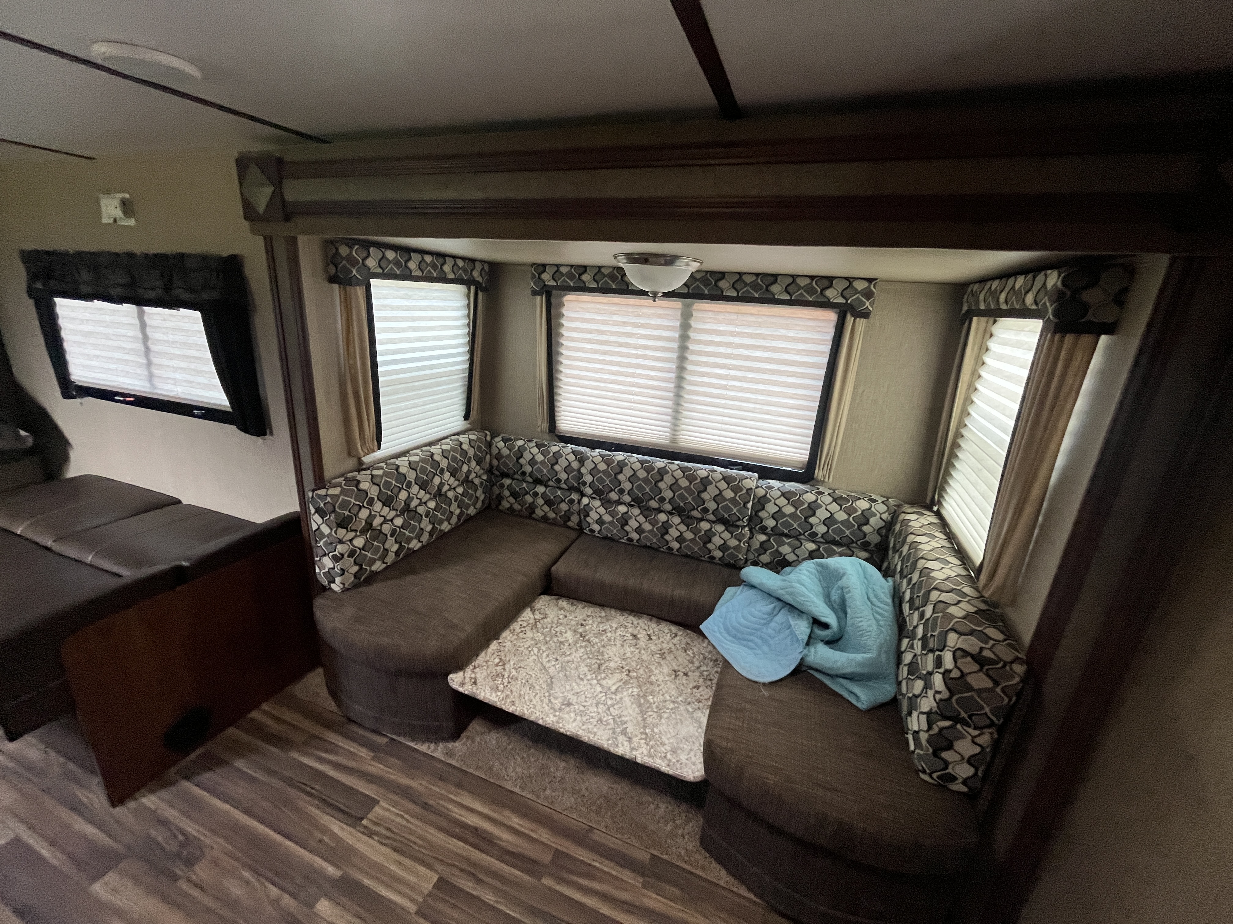 Real Estate & Personal Property Auction Image