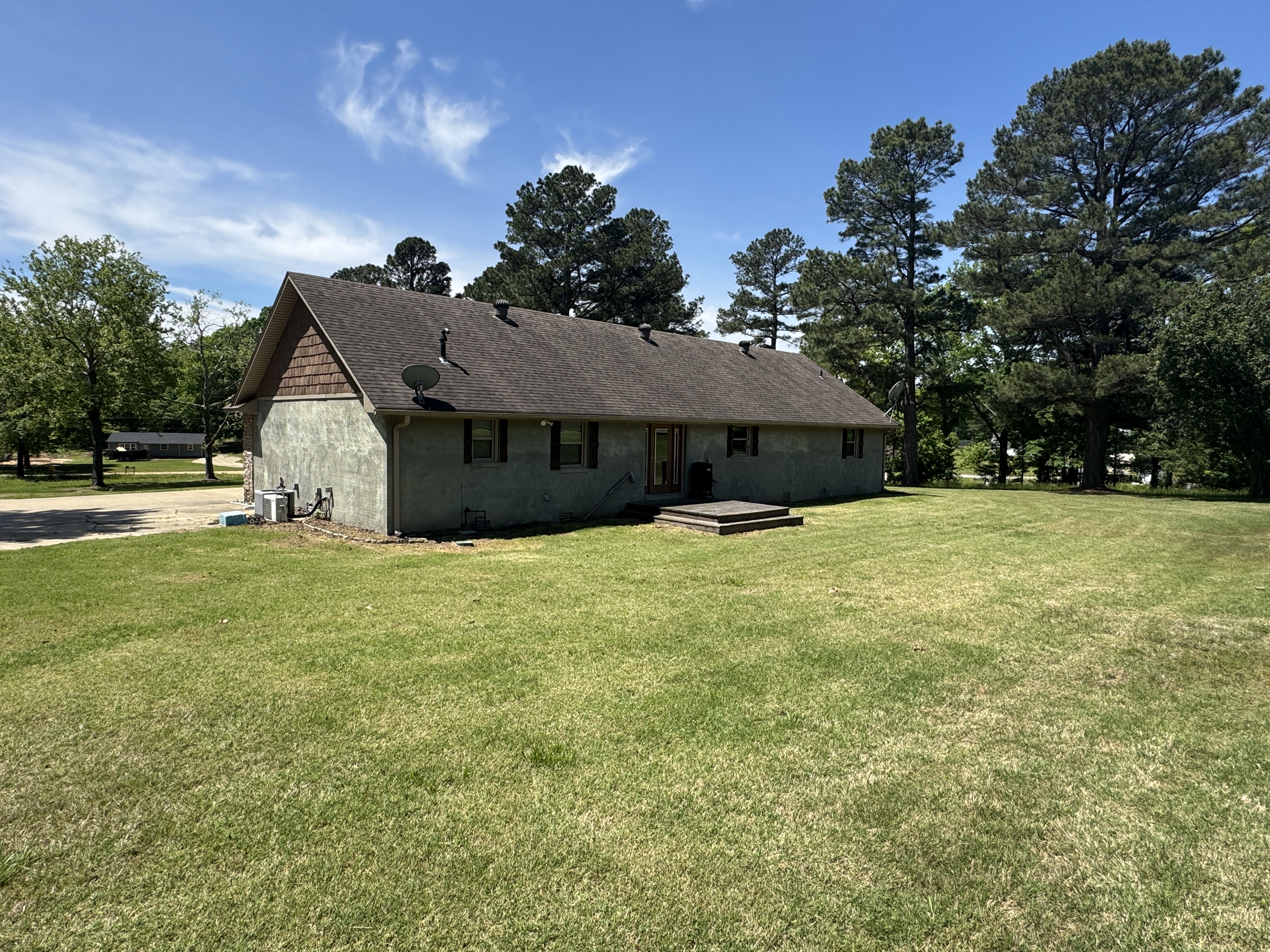 Real Estate & Personal Property Auction Image