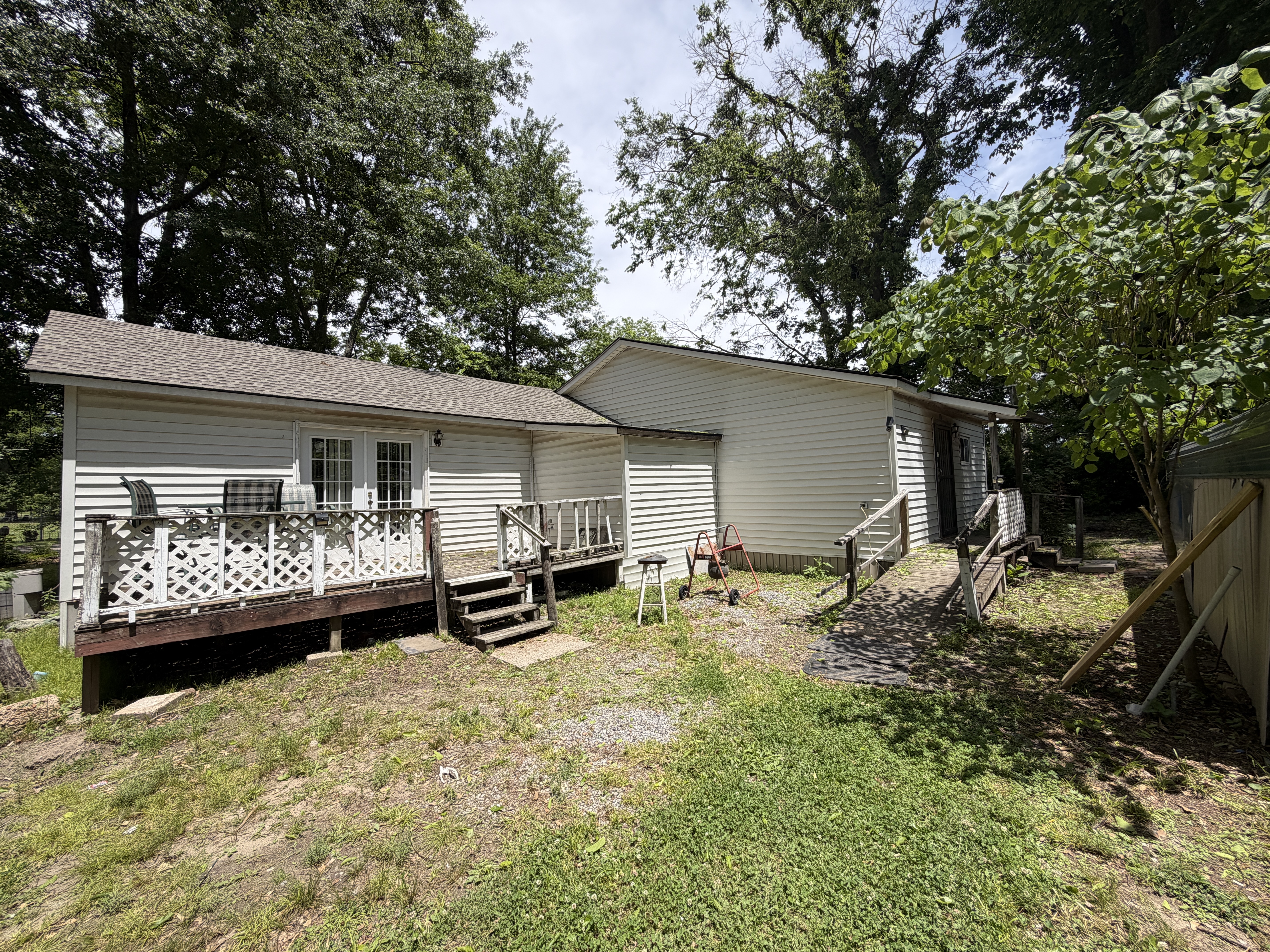 Real Estate & Personal Property Auction Image