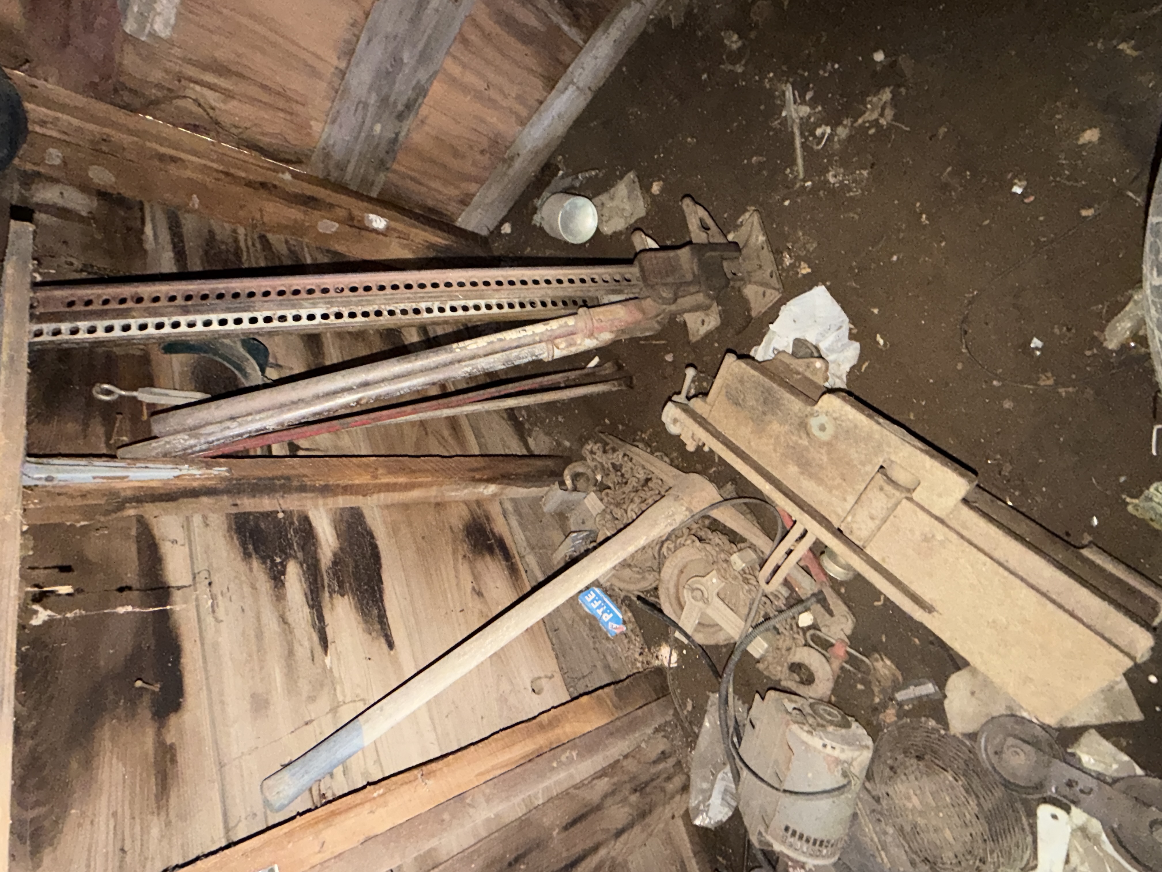 Real Estate & Personal Property Auction Image