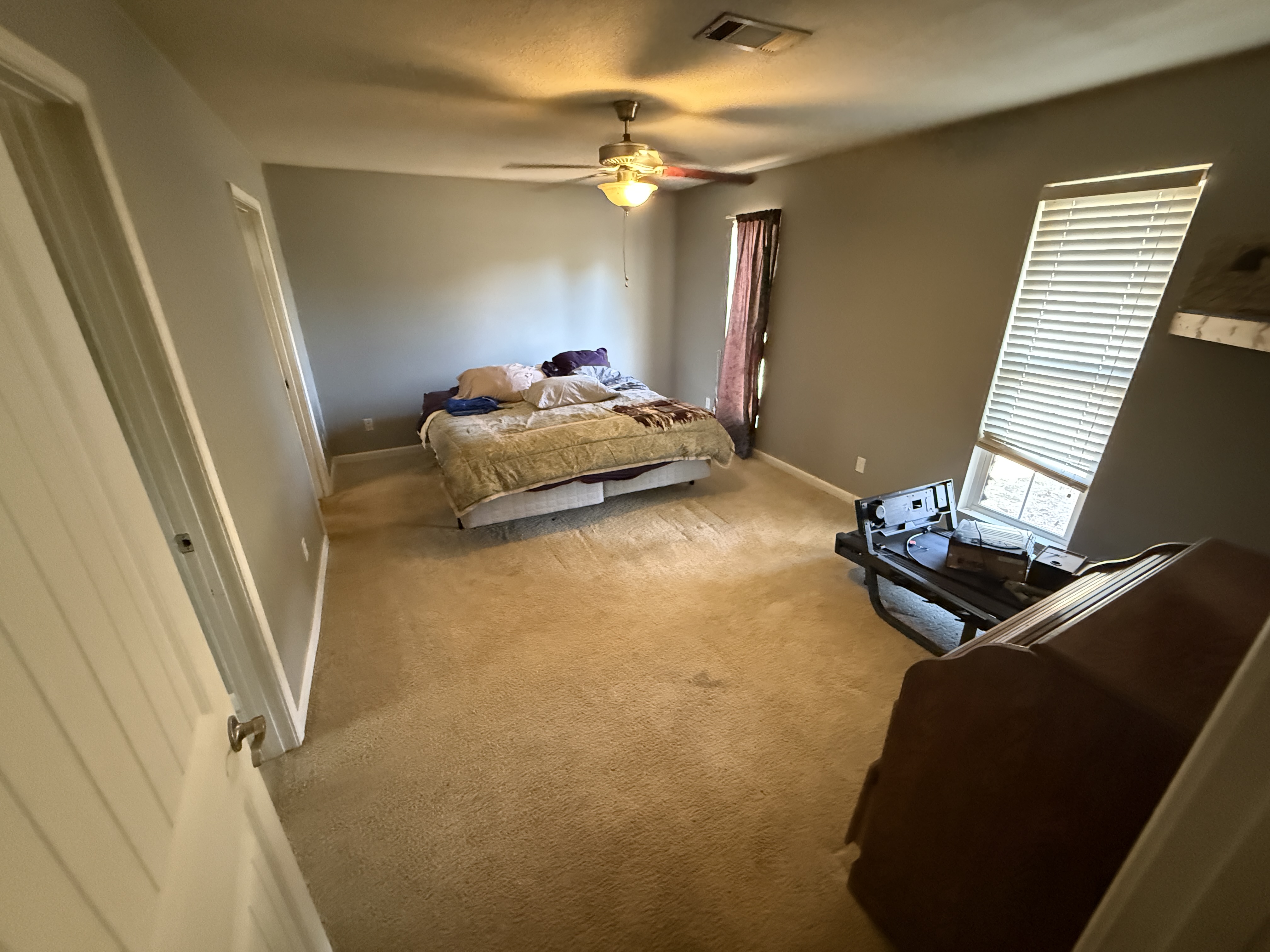 Real Estate & Personal Property Auction Image
