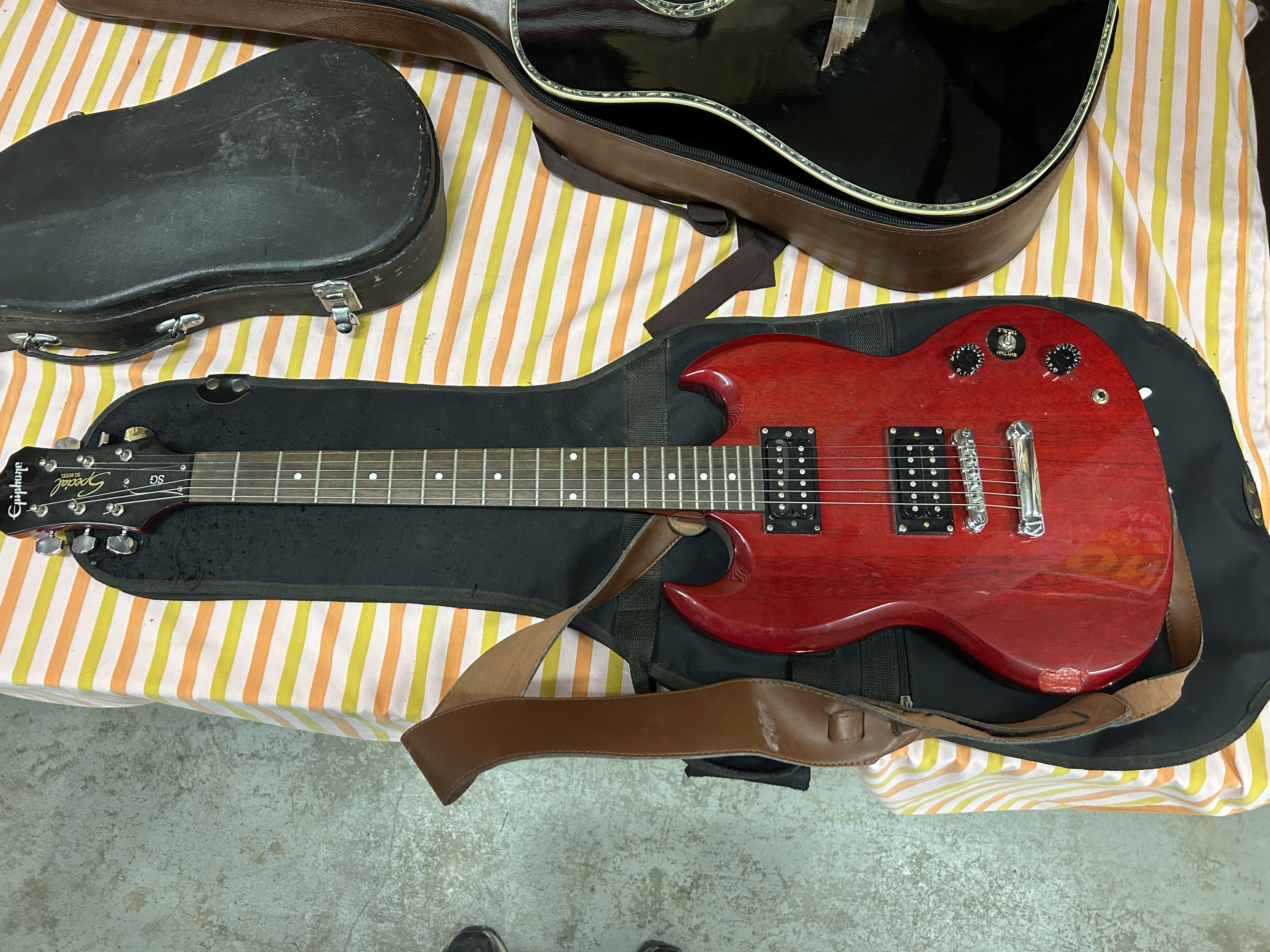 Estates of Gun & Bayonet Collection and Tools Image