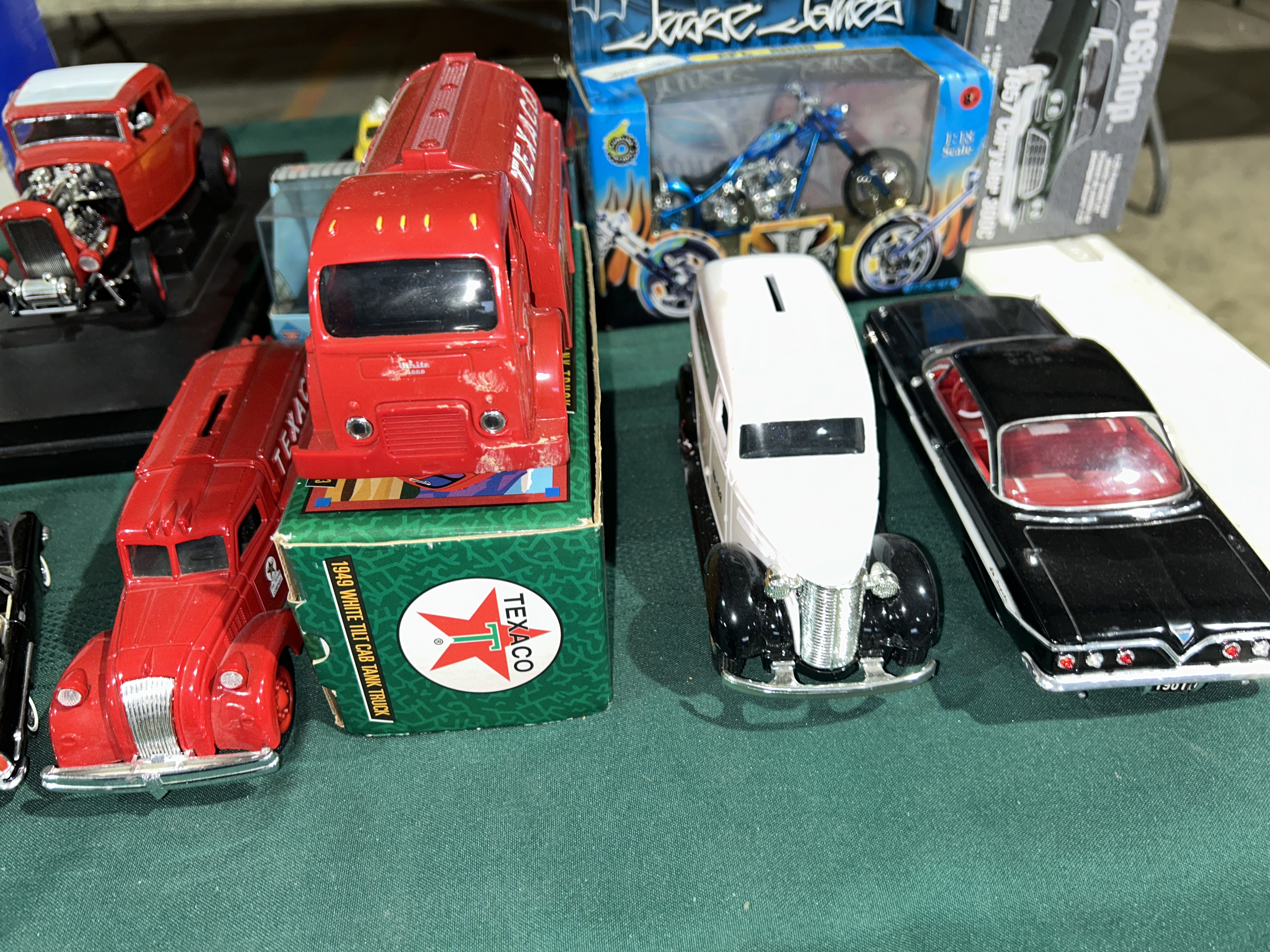 Estates of Gun & Bayonet Collection and Tools Image