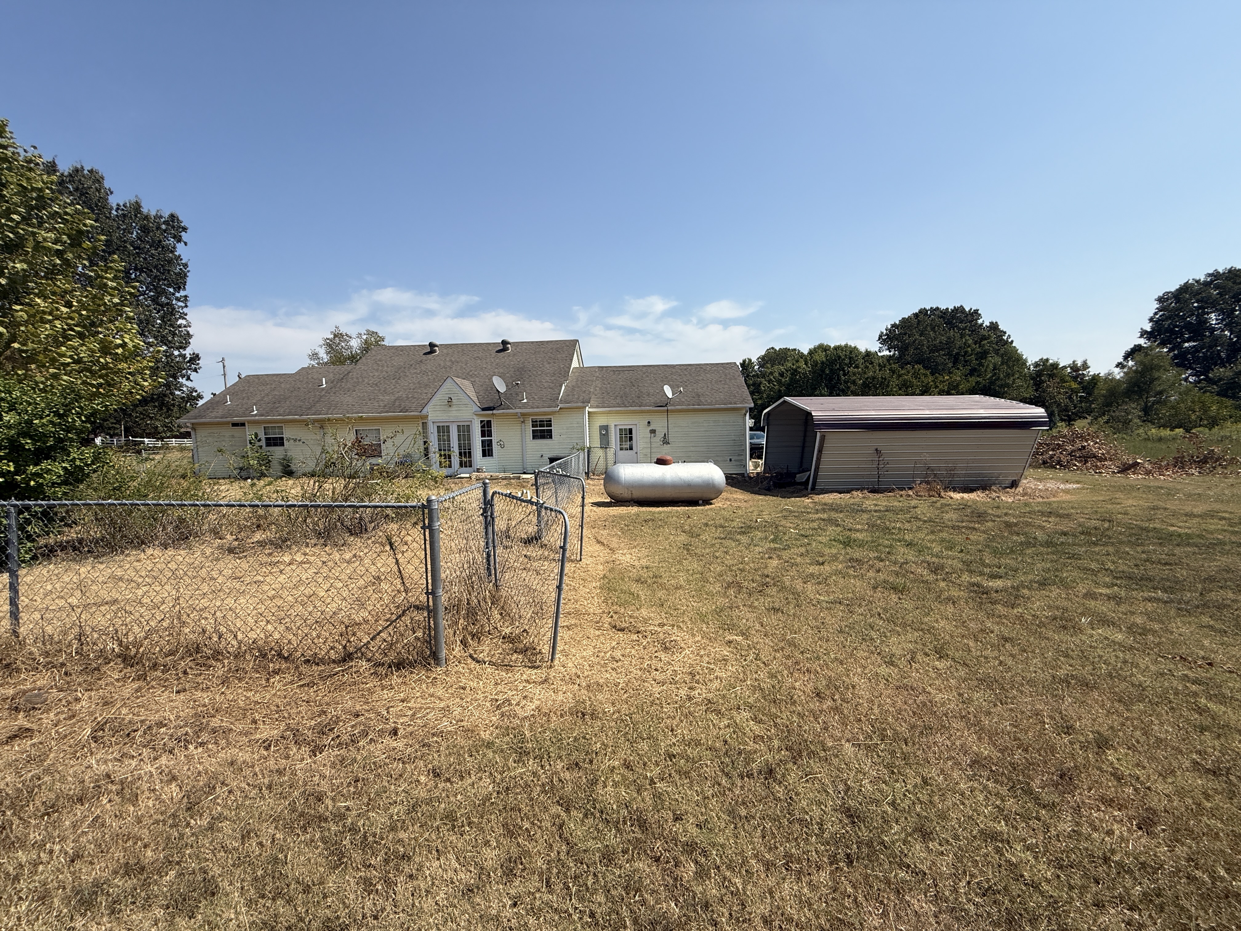 Real Estate & Personal Property Auction Image