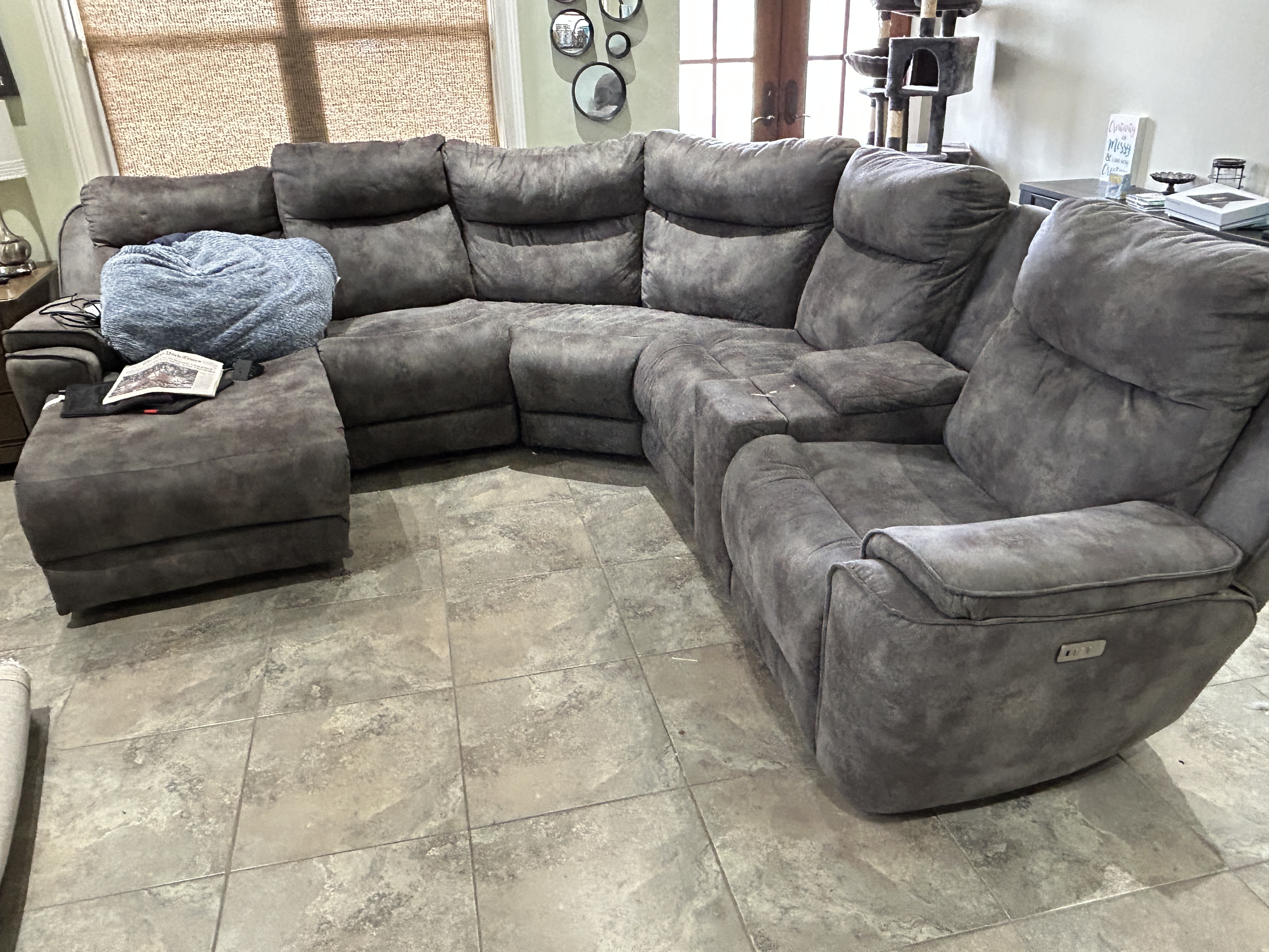 Real Estate & Personal Property Auction Image