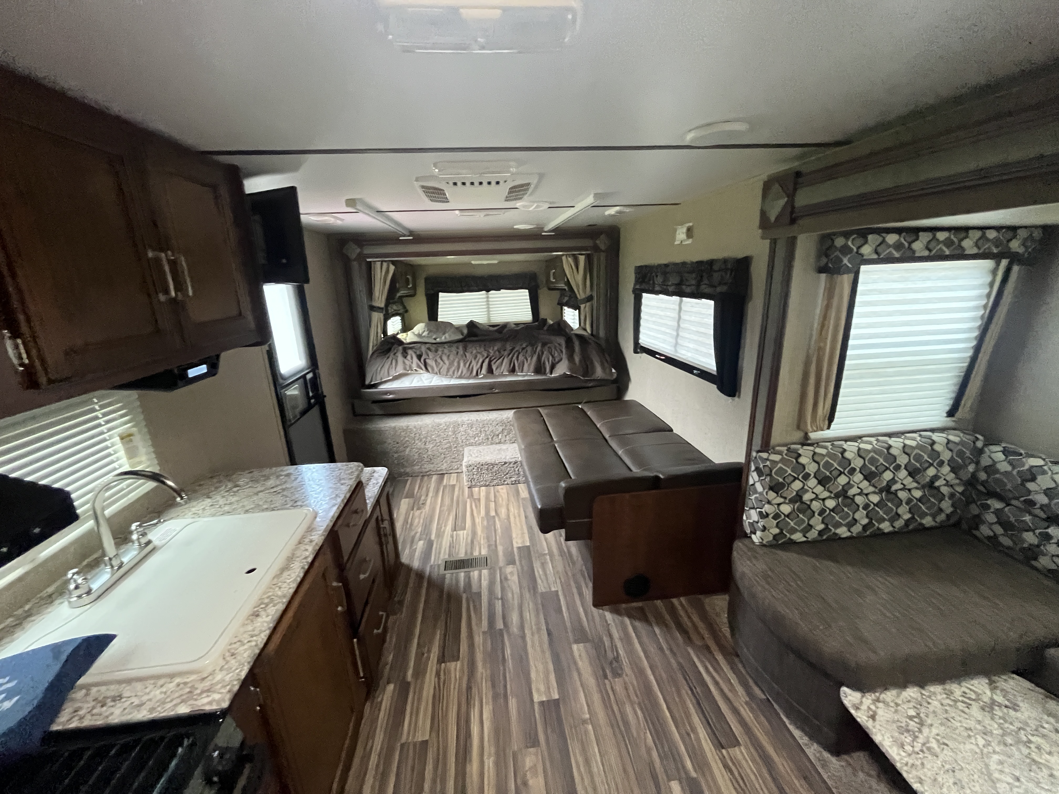 Real Estate & Personal Property Auction Image