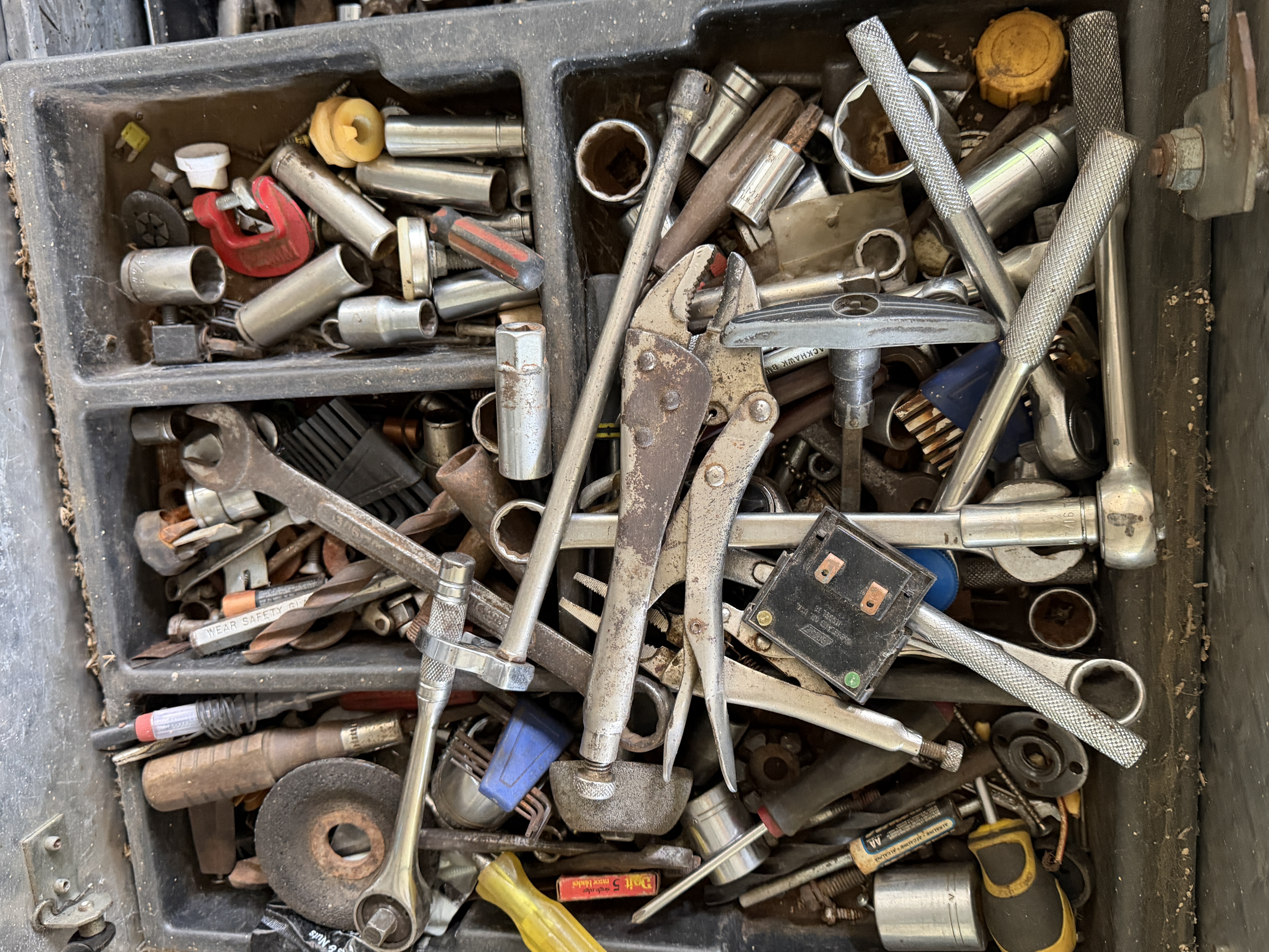 Real Estate & Personal Property Auction Image