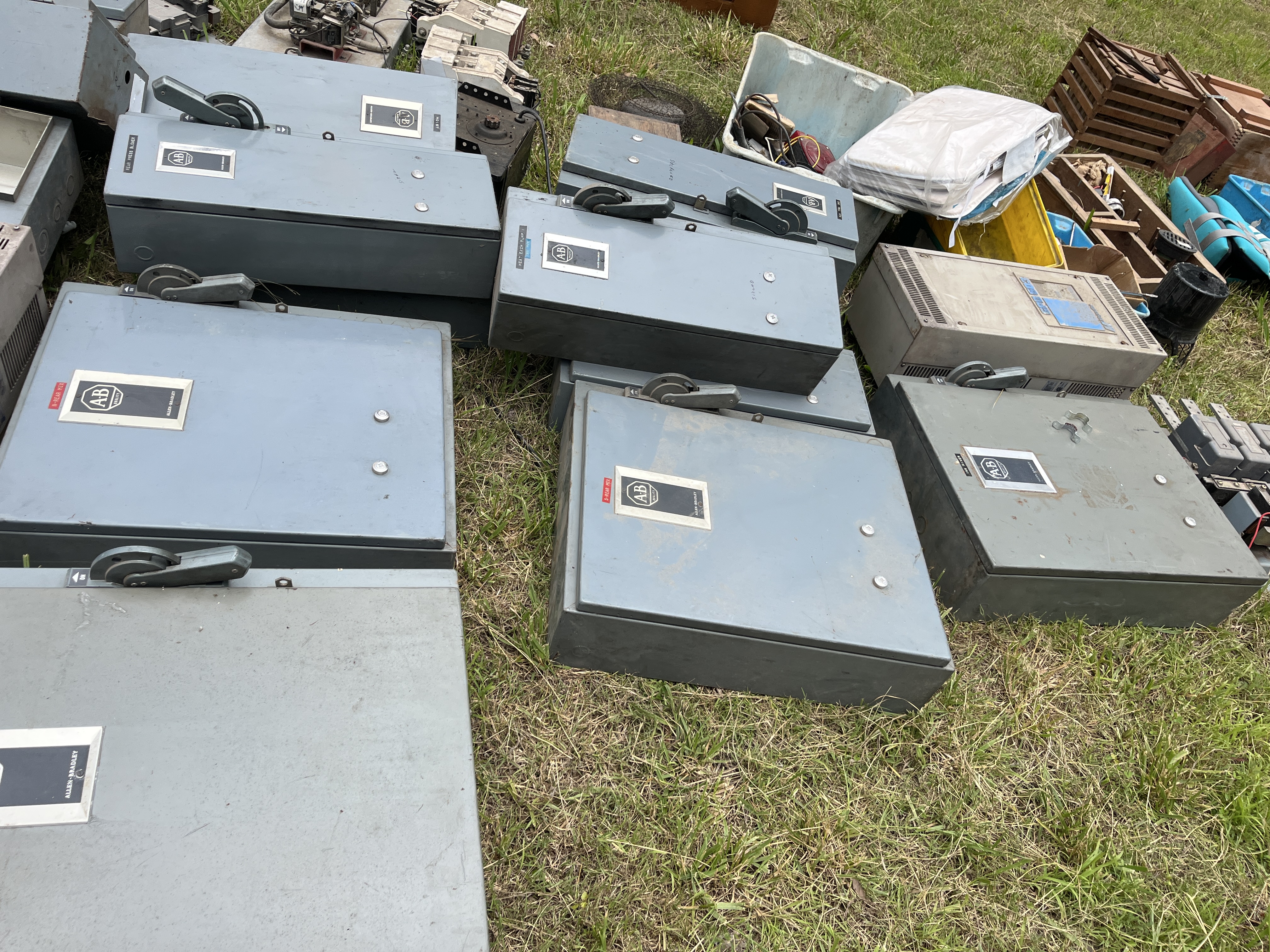 Real Estate & Personal Property Auction Image