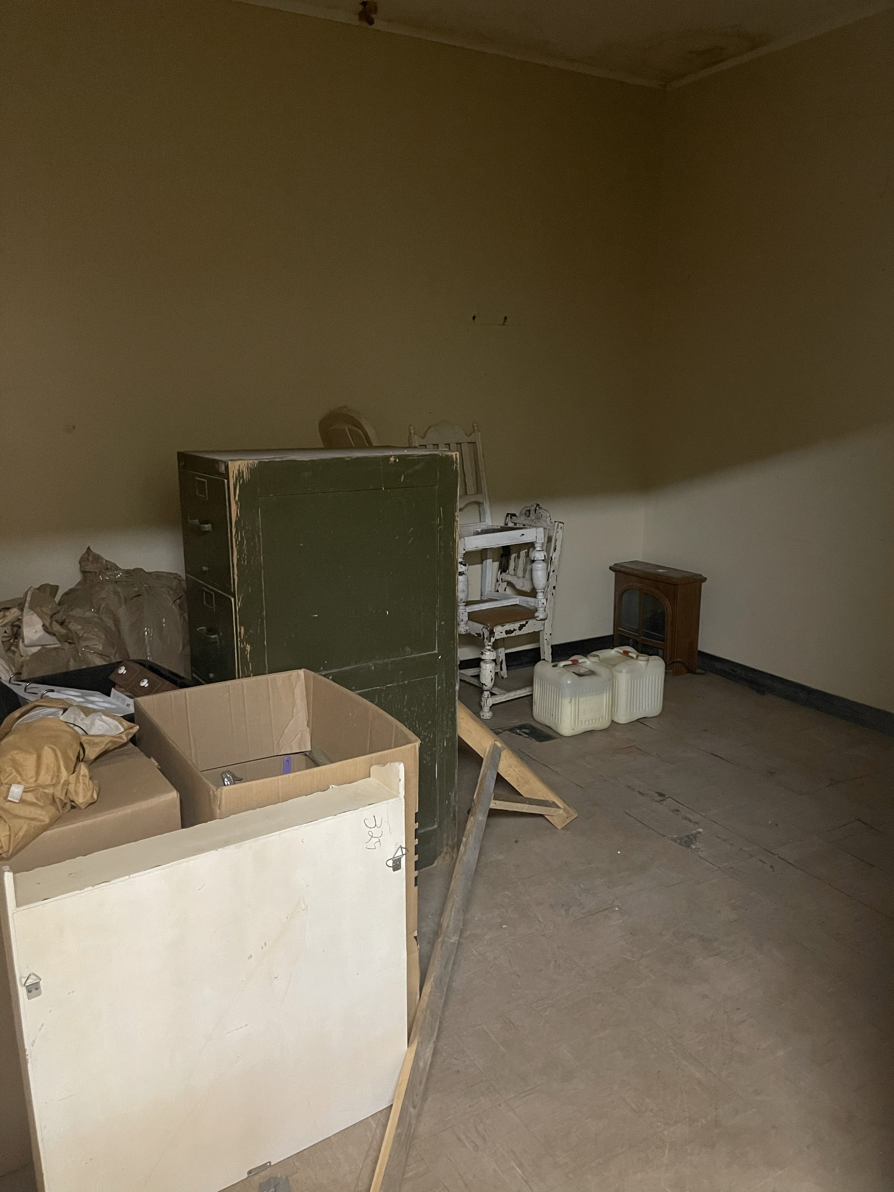 Commercial Real Estate Auction Image