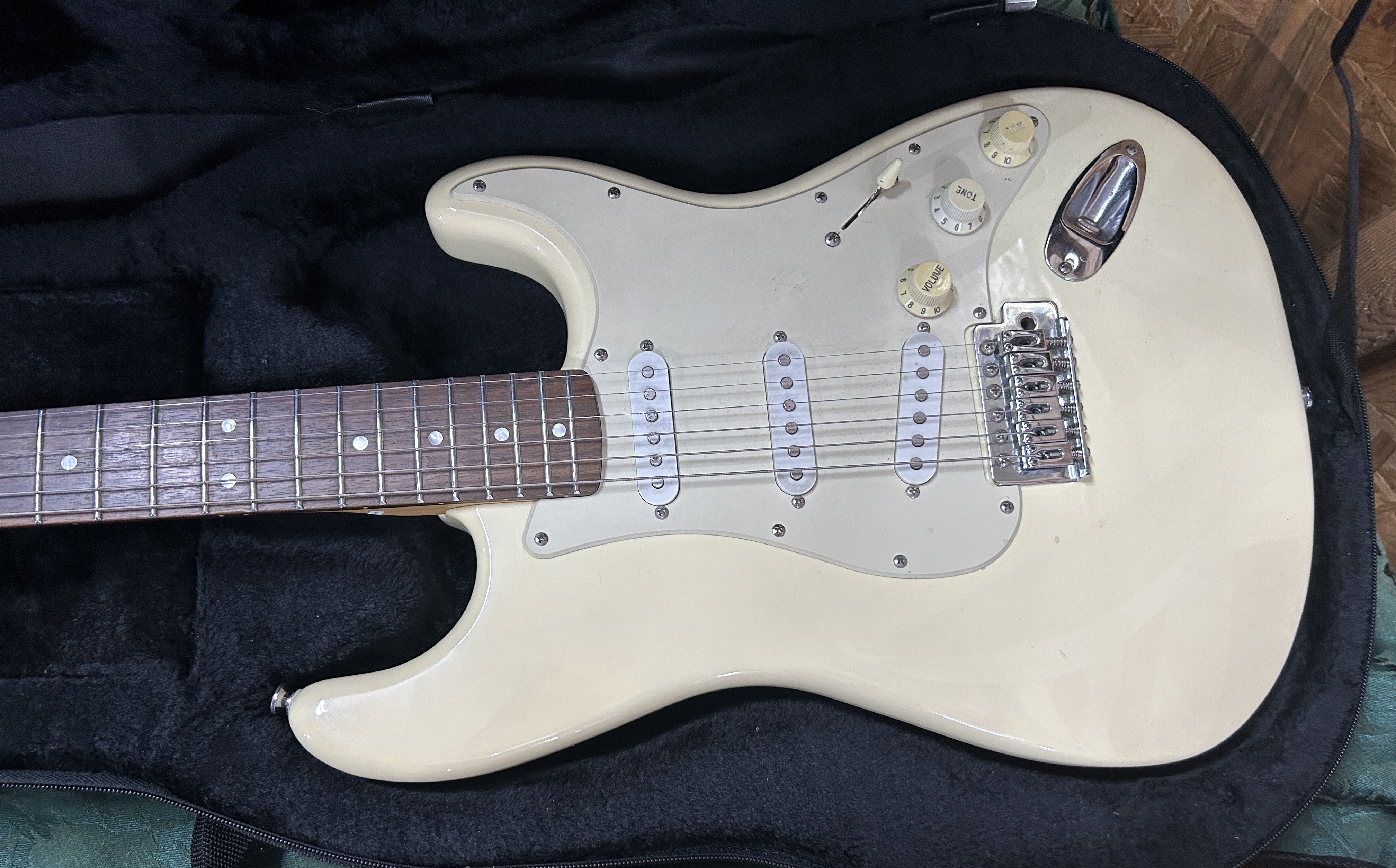 Estates of Gun & Bayonet Collection and Tools Image