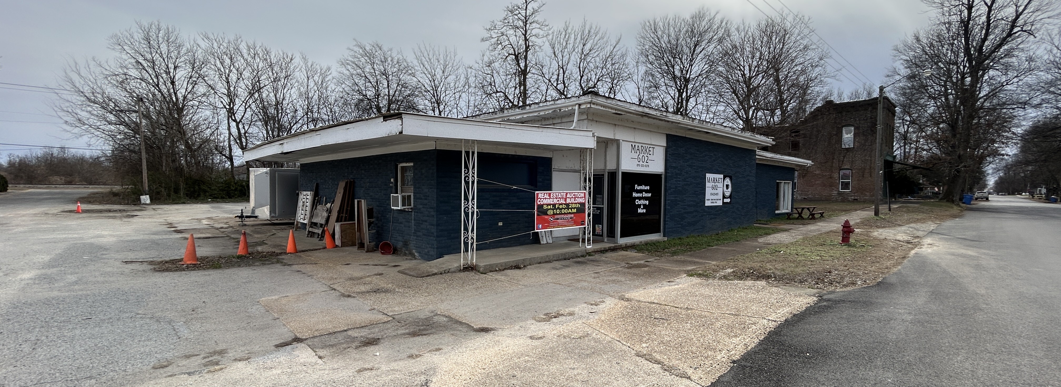 Commercial Real Estate Auction Image