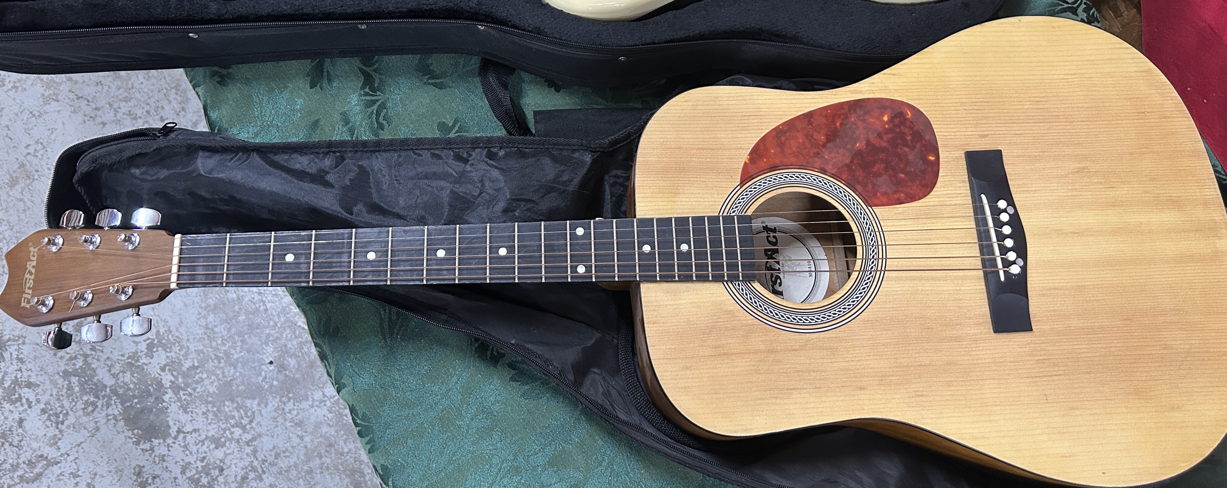 Estates of Gun & Bayonet Collection and Tools Image