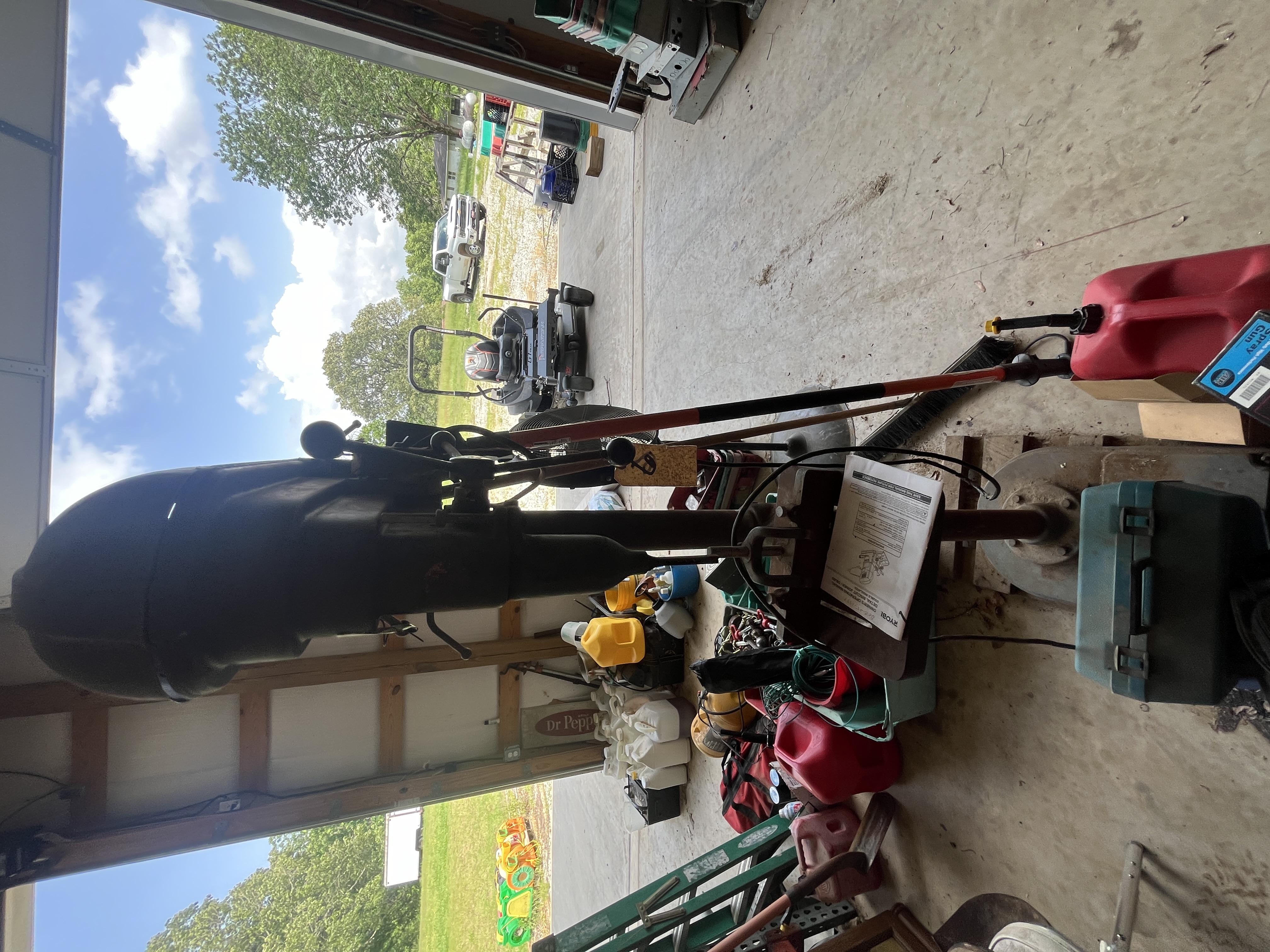 Real Estate & Personal Property Auction Image