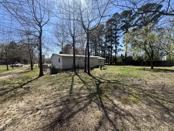 Real Estate & Personal Property Auction Image