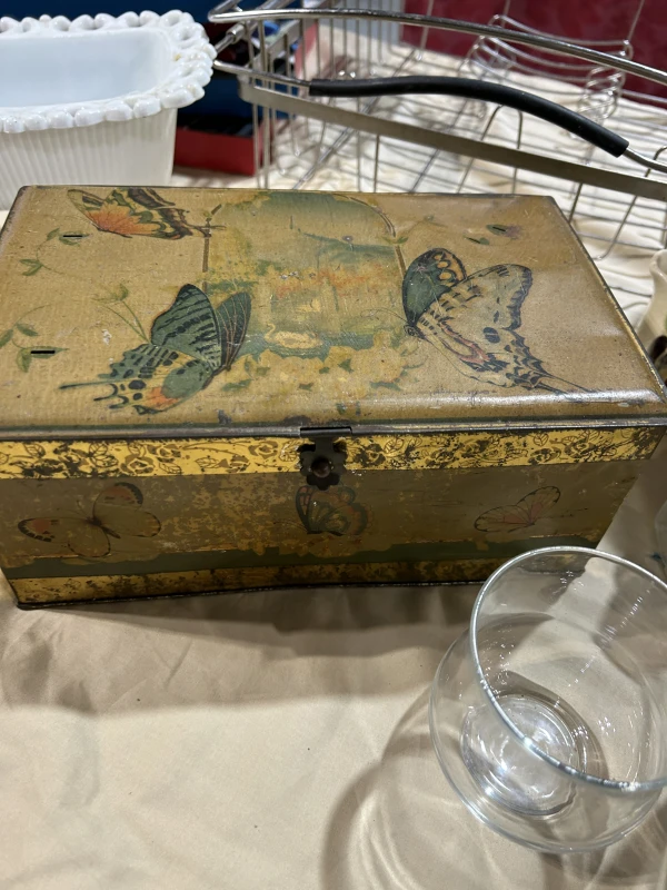 Live Public Auction Image