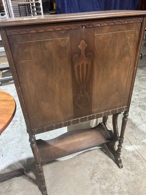 Live Public Auction Image