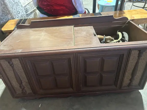 Live Public Auction Image